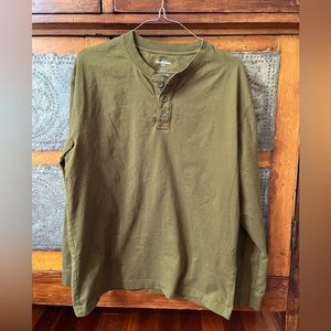 Mens Goodfellow long sleeve Henley shirt